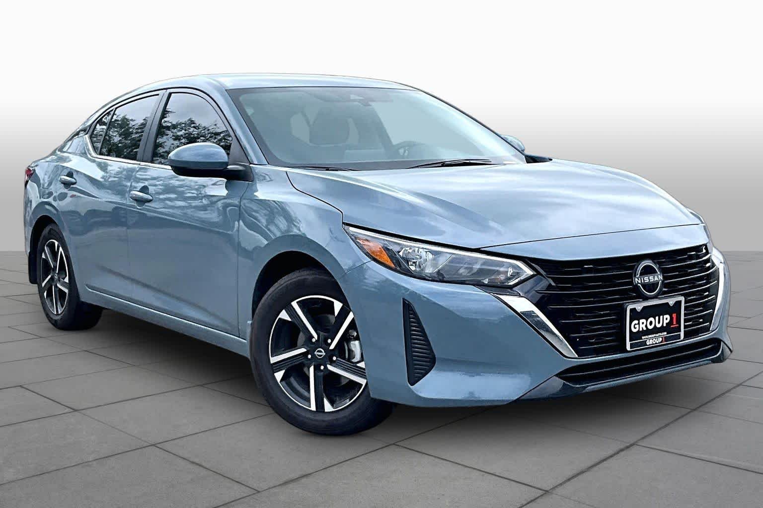 Used 2025 Atlantic Gray Metallic Nissan SV image 3