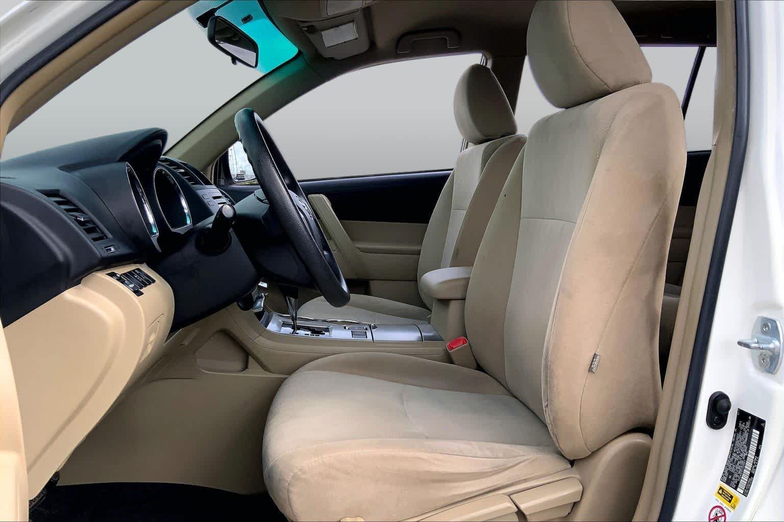 Used 2012 Blizzard Pearl Toyota  image 8