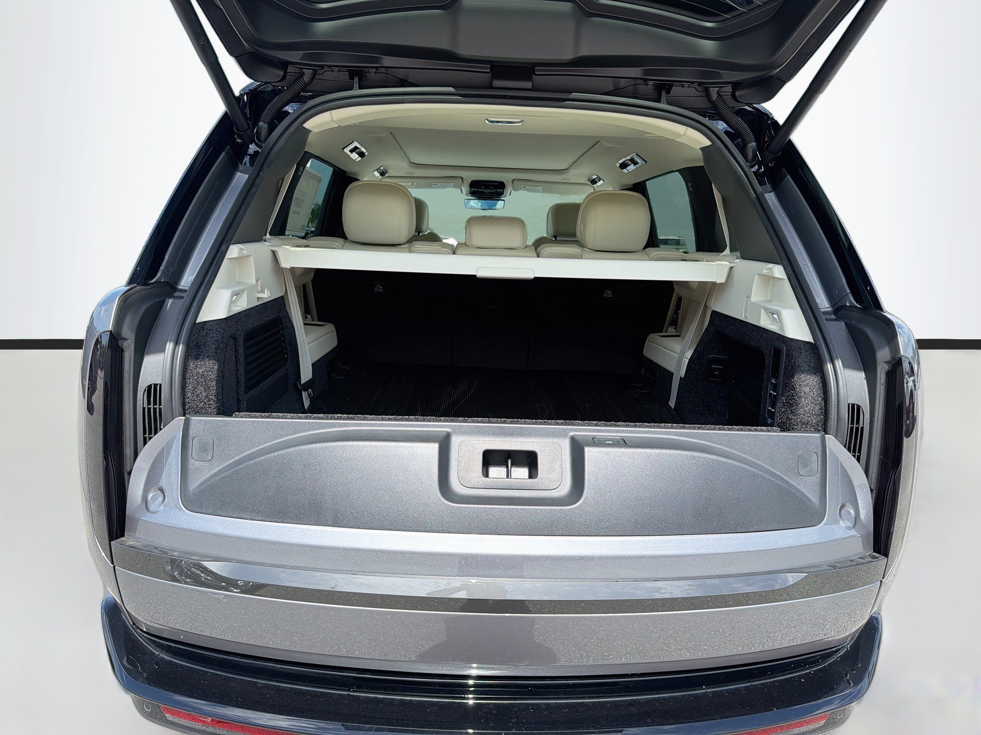 New 2026 Eiger Grey LAND ROVER SE 7 Seats image 45