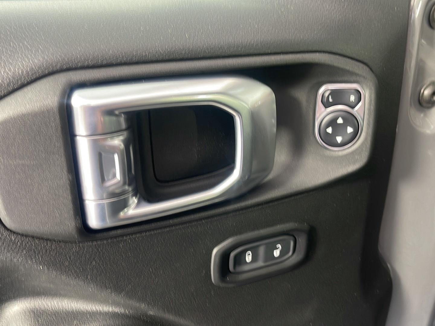 Used 2021 Sting-Gray Clearcoat Jeep Rubicon image 14