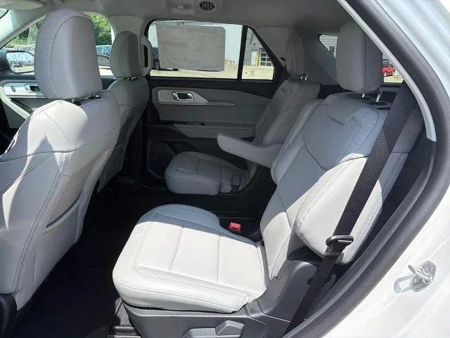 New 2026 Star White Metallic Tri-Coat Ford Active image 43