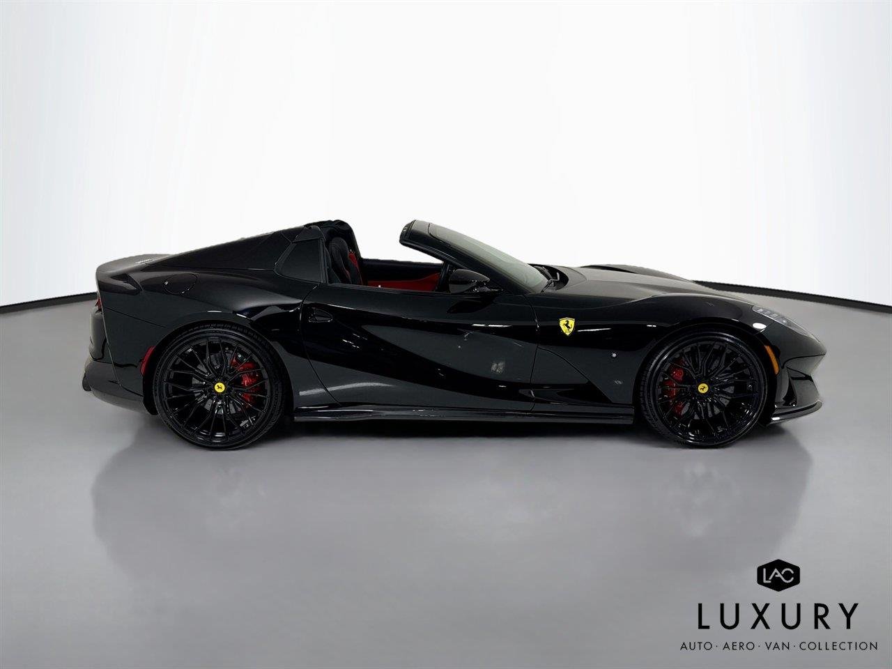 Used 2021 Nero Ferrari  image 4
