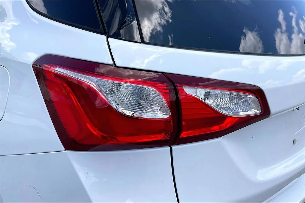 Used 2020 White Chevrolet Premier image 20