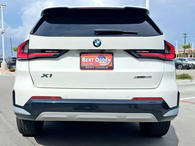 Used 2024 White BMW xDrive28i image 6