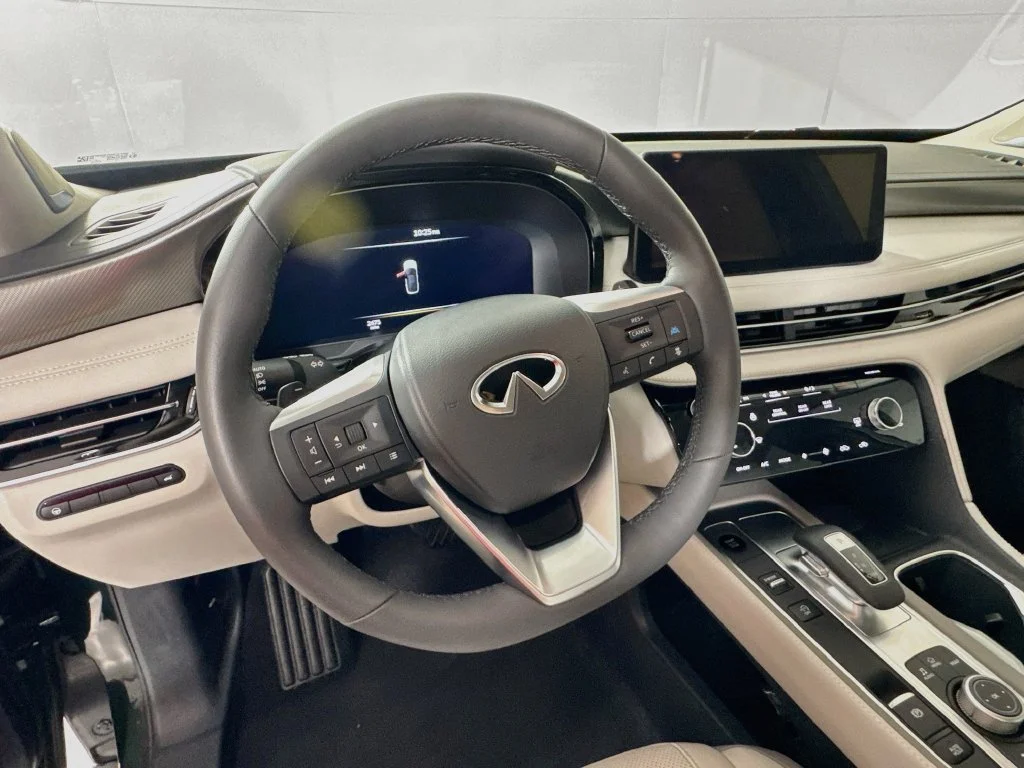 Certified Used 2027 Green INFINITI LUXE image 14