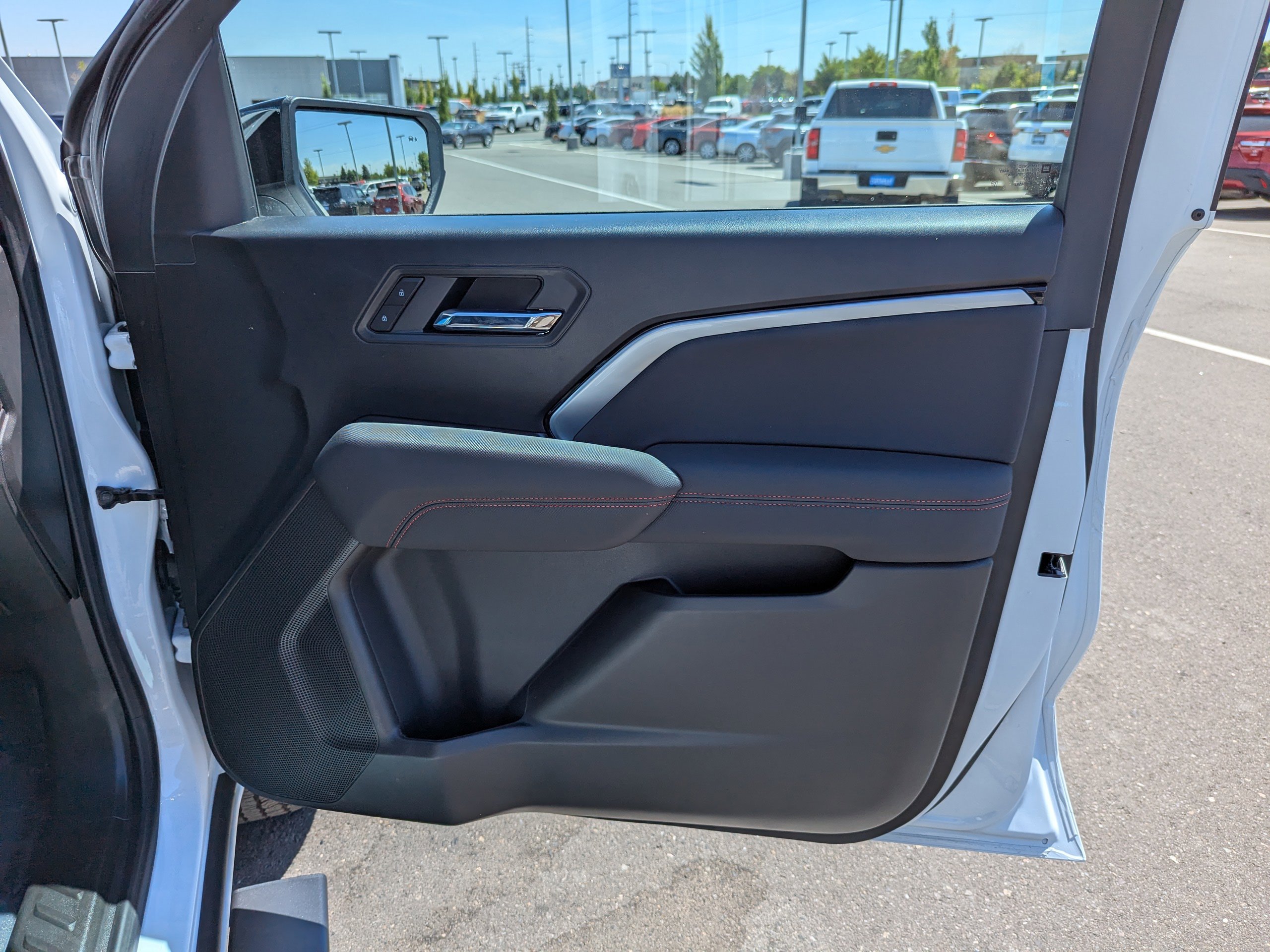 2025 Chevrolet Colorado Z71 - Photo 42