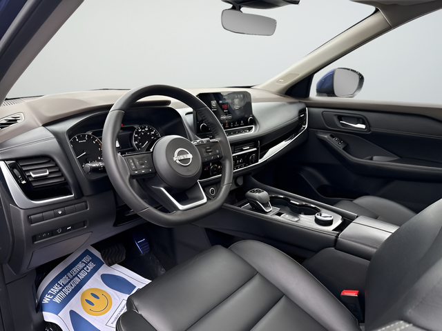 Used 2023 Blue Nissan SL image 9