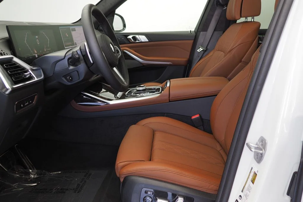 New 2027 Mineral White Metallic BMW xDrive40i image 8