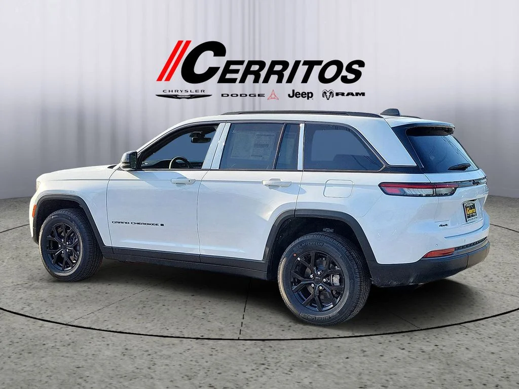 New 2026 Bright White Clear-Coat Exterior Paint Jeep Laredo Altitude image 2
