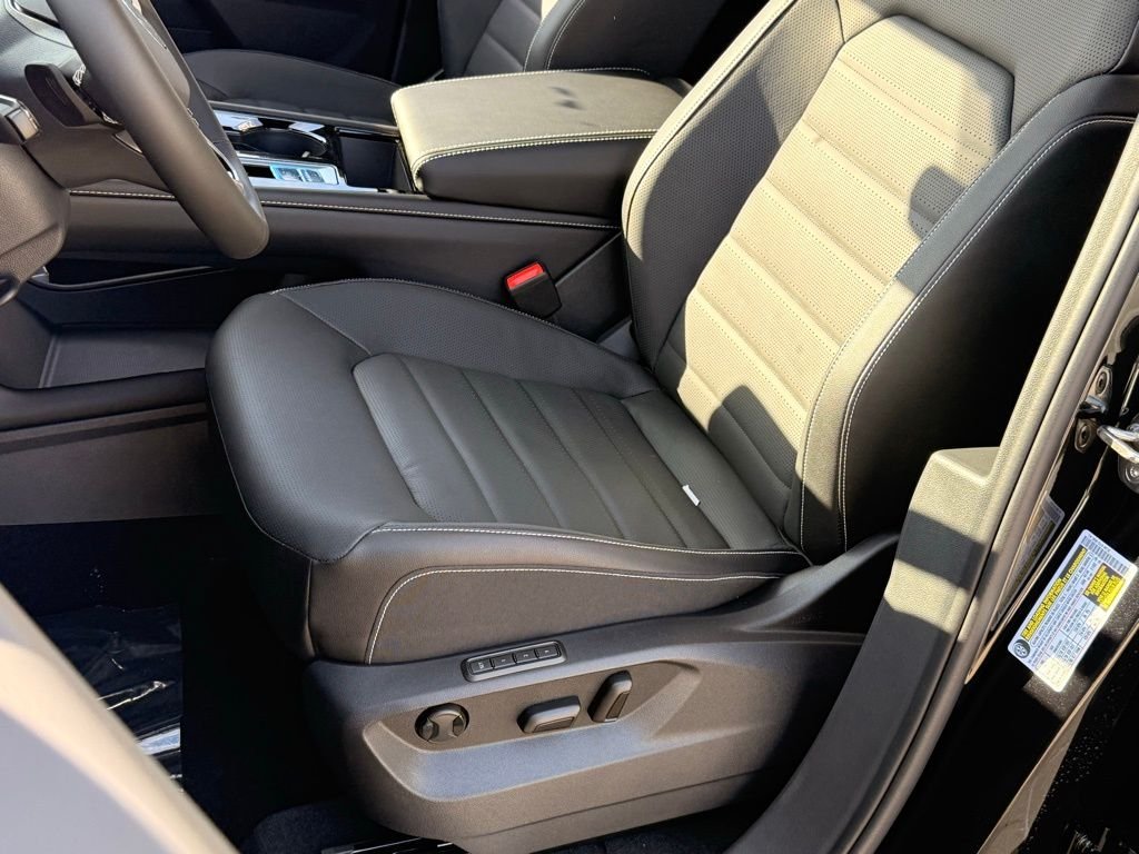 New 2026 Deep Black Pearl Volkswagen 2.0T SEL image 12