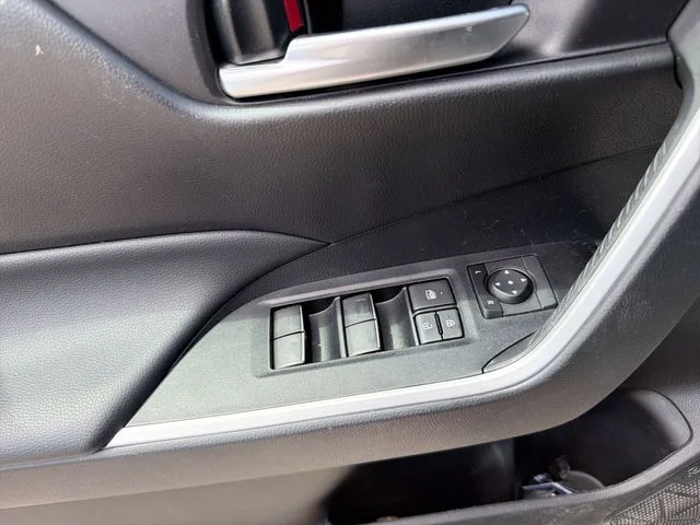 Used 2023  Toyota XLE image 15