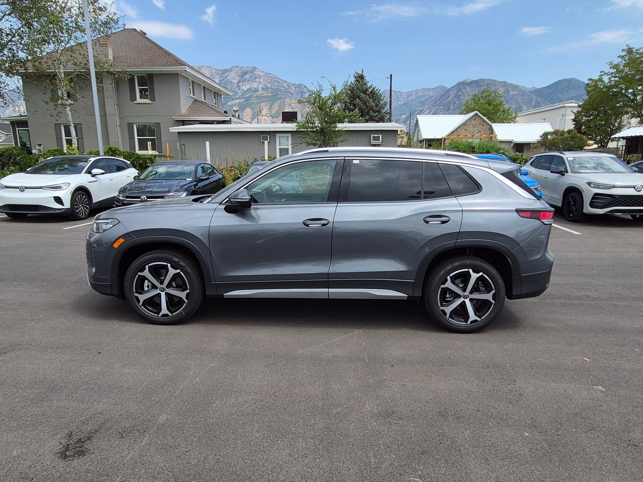 New 2026 Platinum Gray Metallic Volkswagen SE image 7