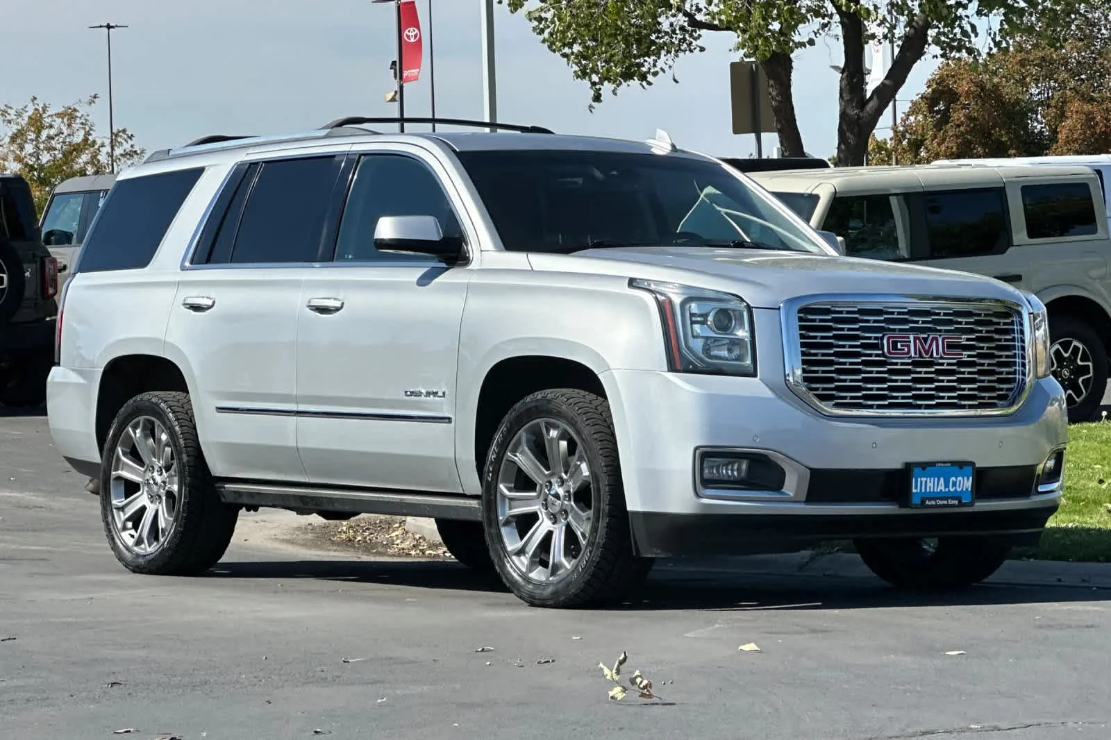 Used 2018 Quicksilver Metallic GMC Denali image 9