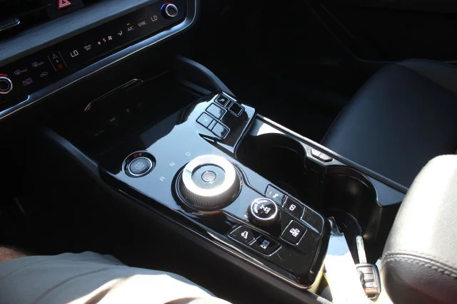 Used 2024 White Kia X-Line image 12