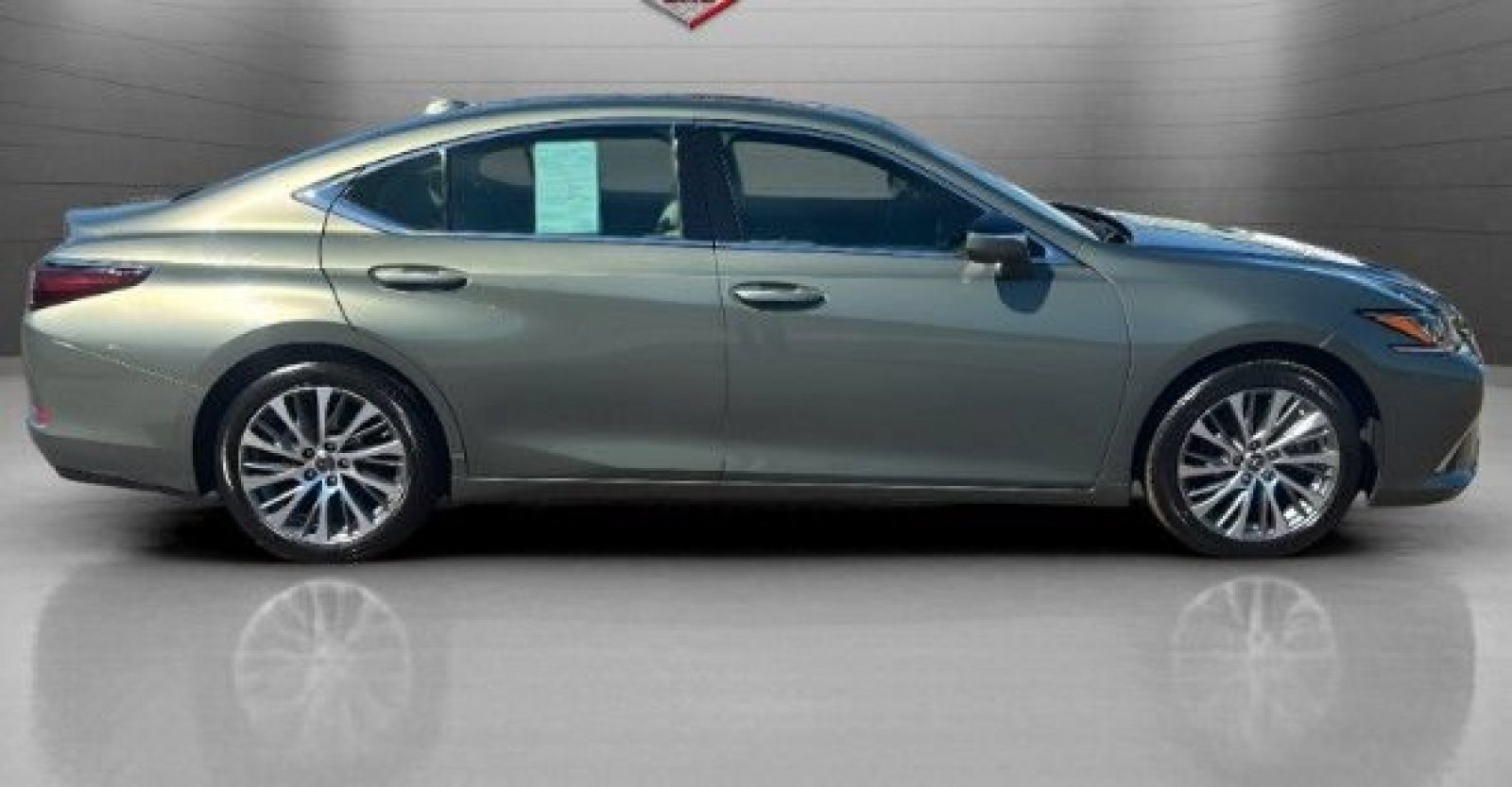 Used 2020 Sunlit Green Lexus ES 350 image 4
