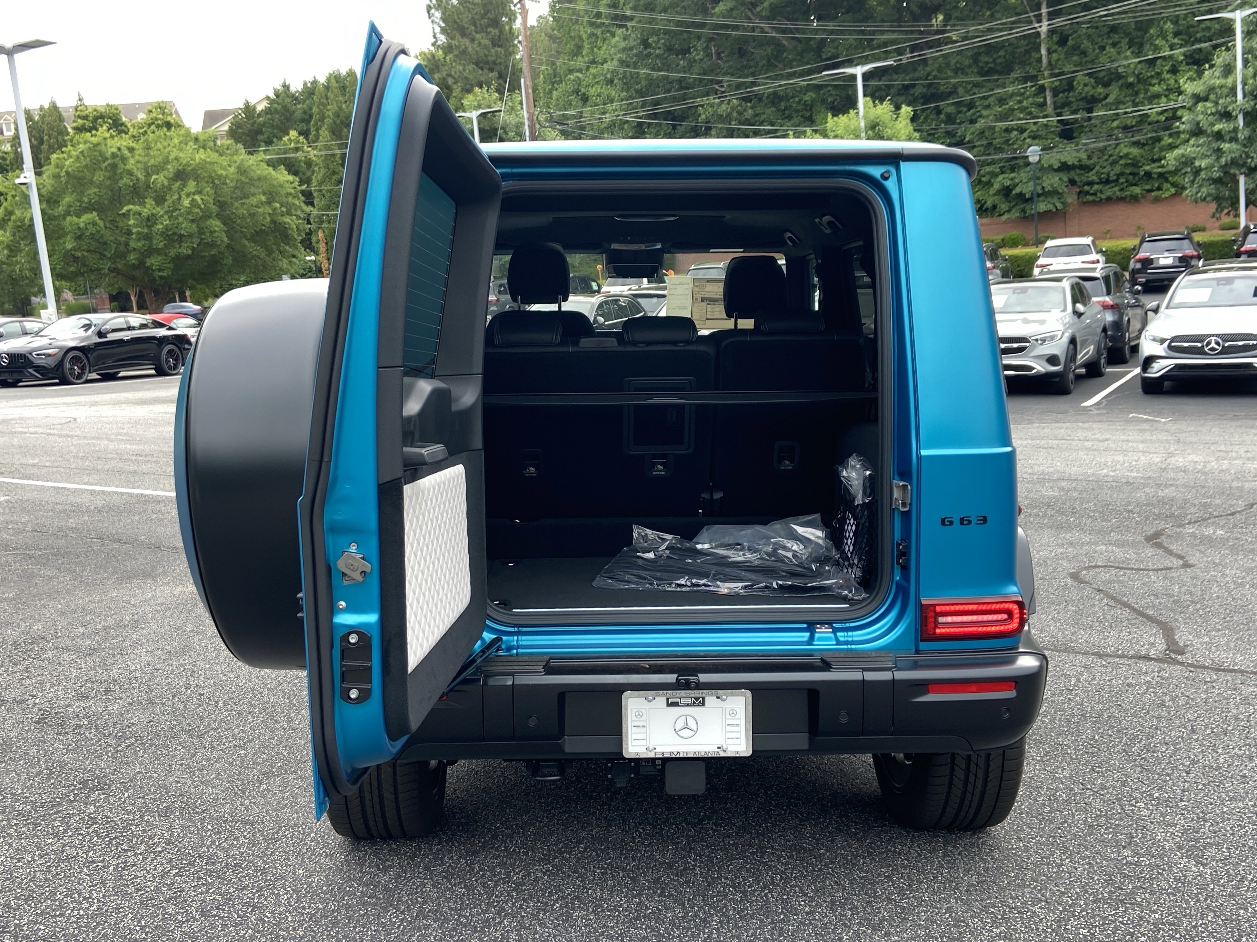 New 2026 MANUFAKTUR hyper blue magno Mercedes-Benz AMG® G 63 SUV image 8
