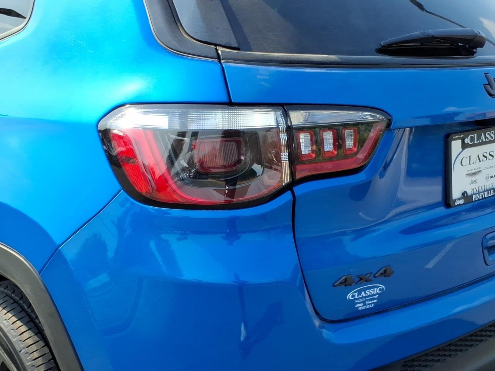 New 2026 Hydro Blue Pearl-Coat Exterior Paint Jeep Latitude Altitude image 17