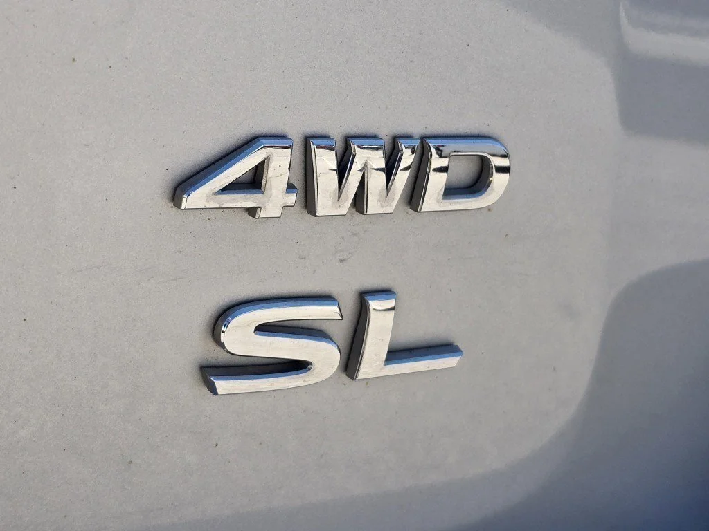 Used 2020 Brilliant Silver Metallic Nissan SL image 26