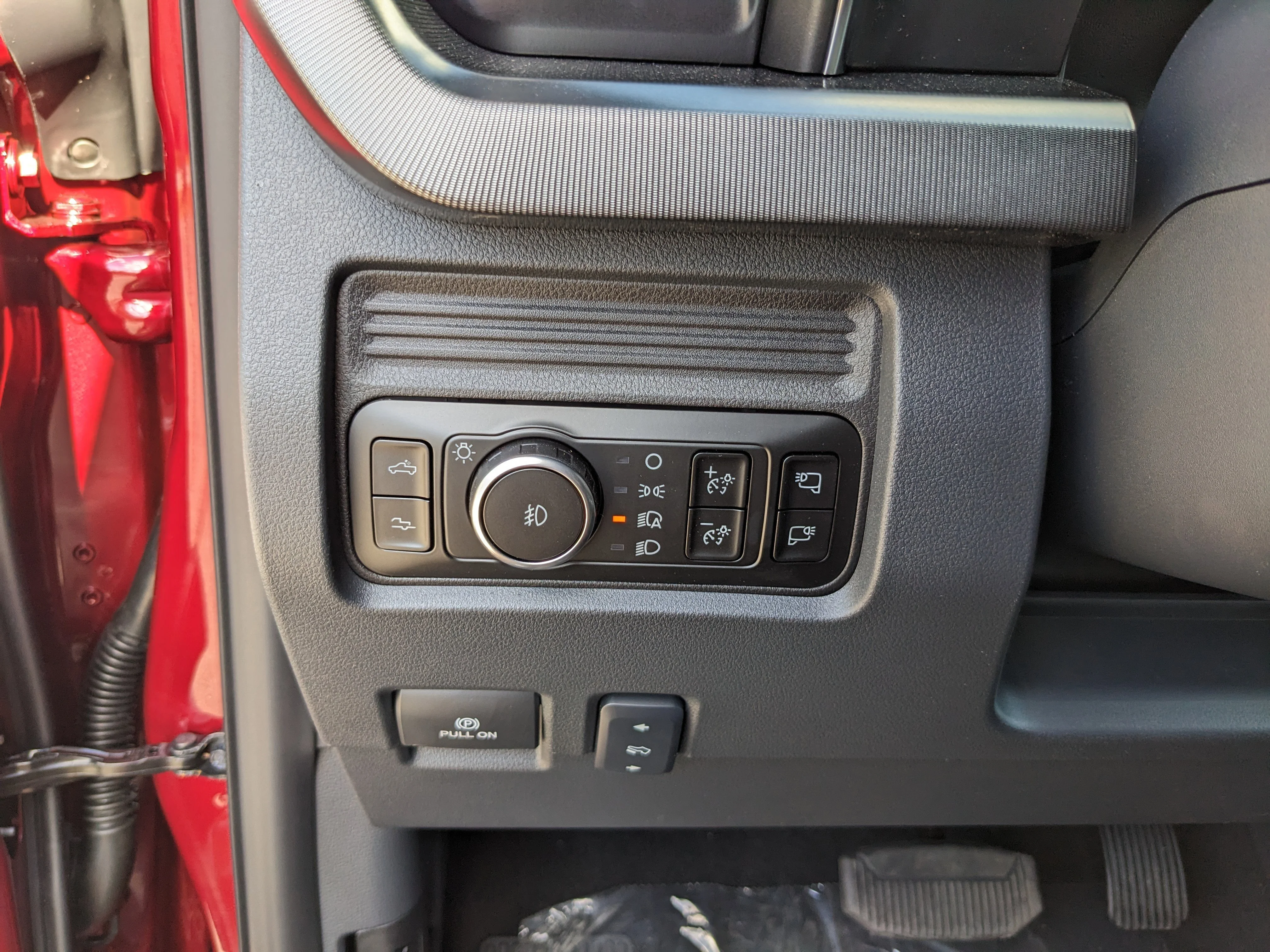 New 2026 Ruby Red Metallic Tinted Clearcoat Ford F-350® Platinum® image 27
