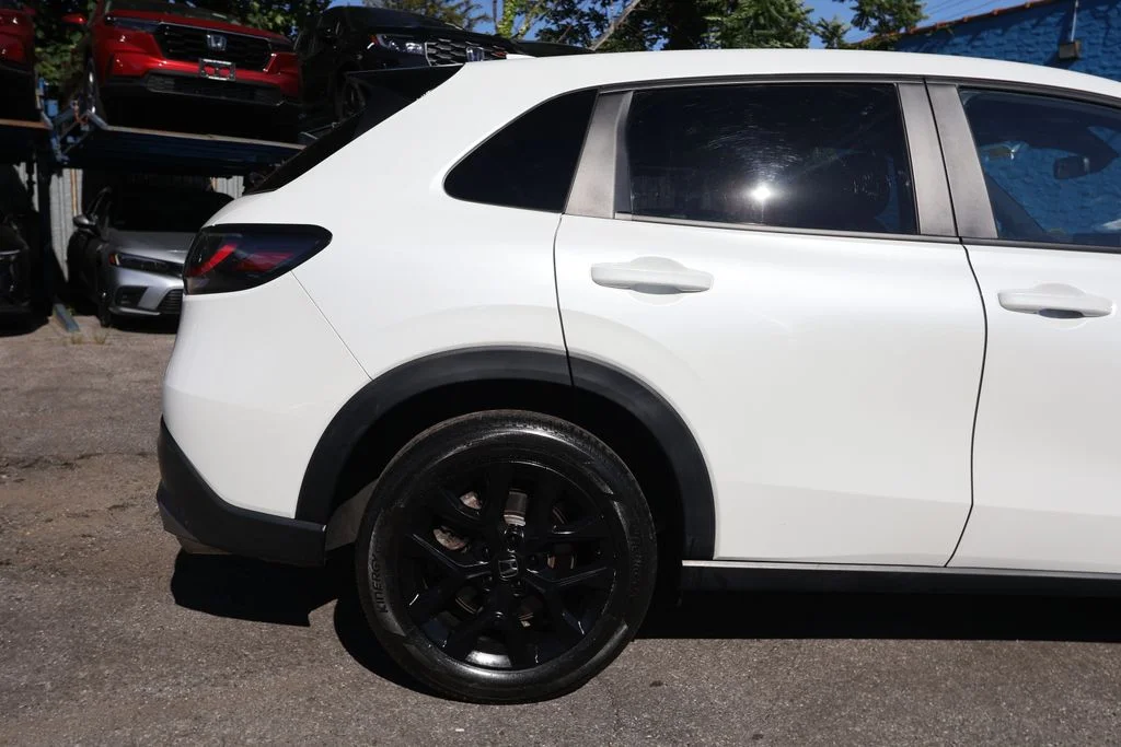 Used 2023 Platinum White Pearl Honda Sport image 9