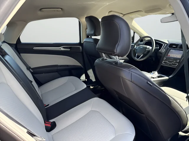 Used 2019 Black Ford SE image 24