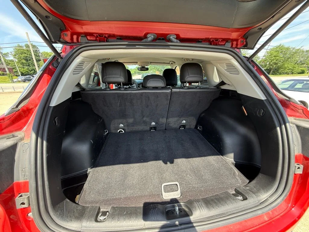 Used 2019 Red Jeep Limited image 25