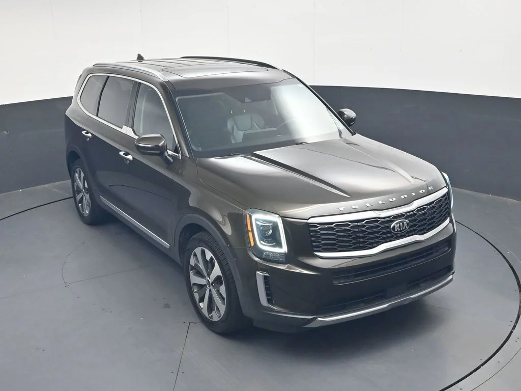 Used 2021 Green Kia S image 32