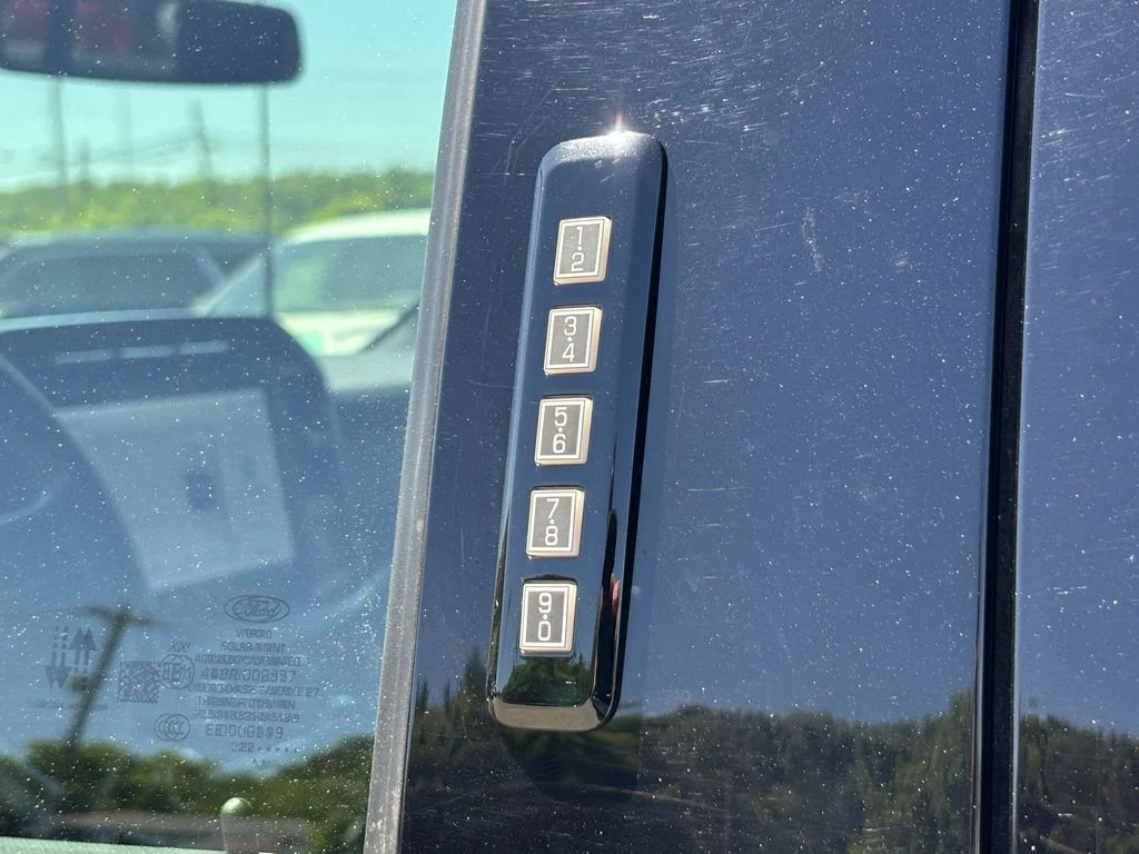 Used 2022 Black Ford XLT image 34