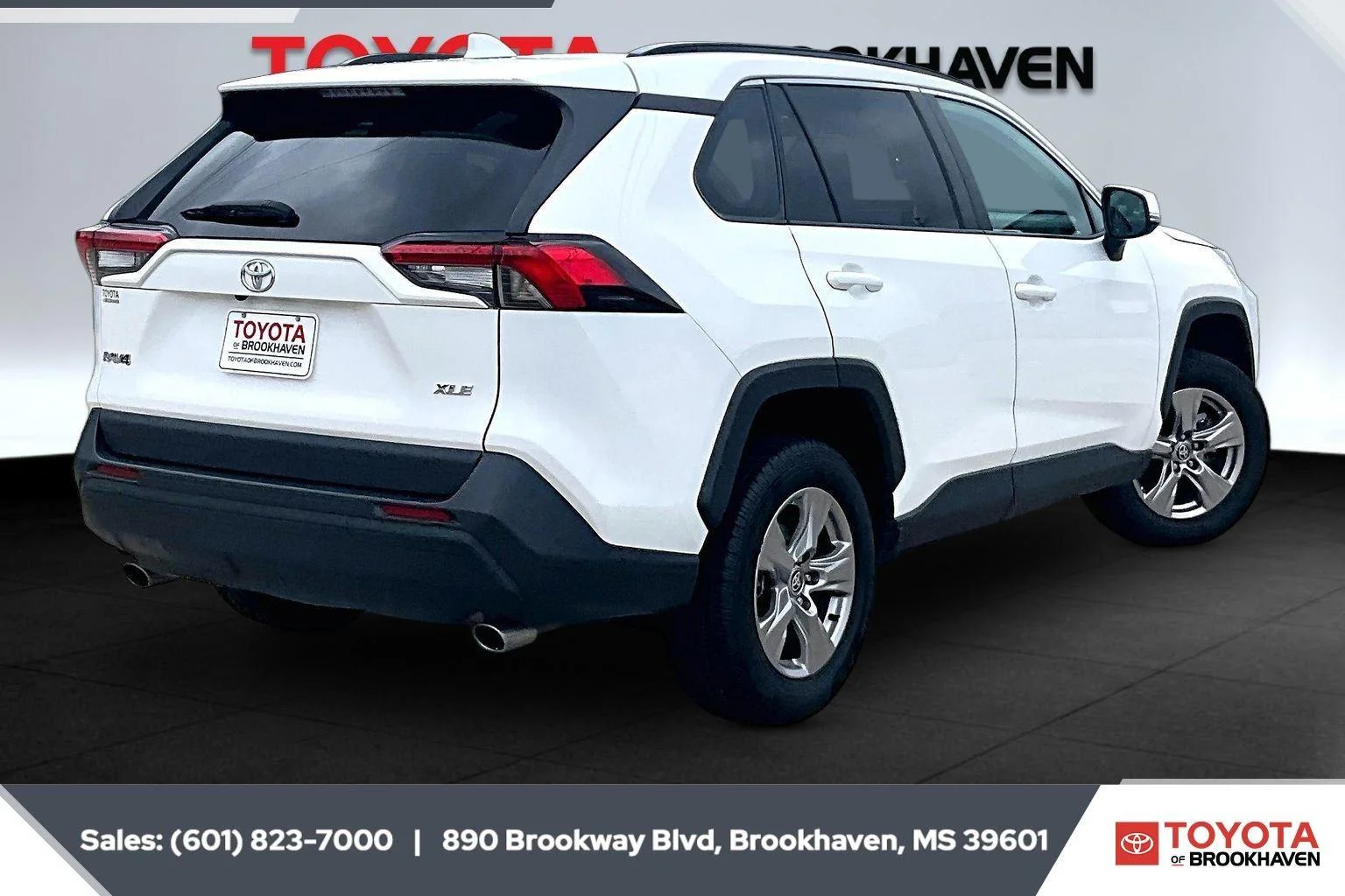 Used 2024 Ice Cap Toyota XLE image 11