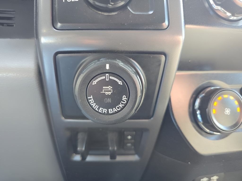 Used 2019 White Ford  image 17