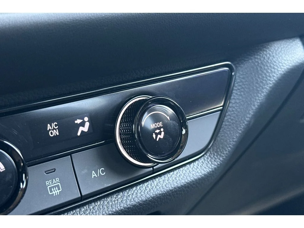 Used 2027 Crystal Black Pearl Honda LX image 30
