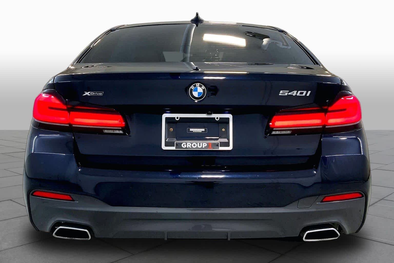 Certified Used 2023 Carbon Black Metallic BMW 540i xDrive image 4