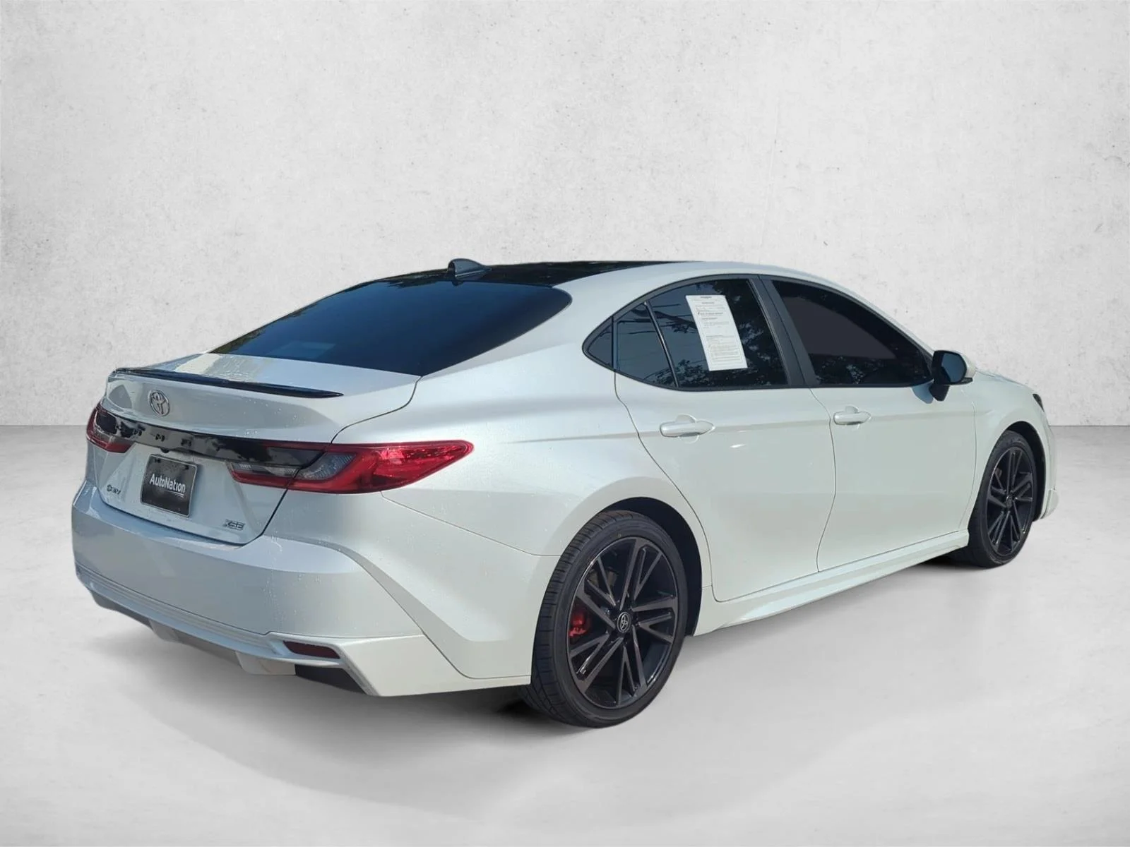 Used 2025 Wind Chill Pearl Toyota XSE image 5