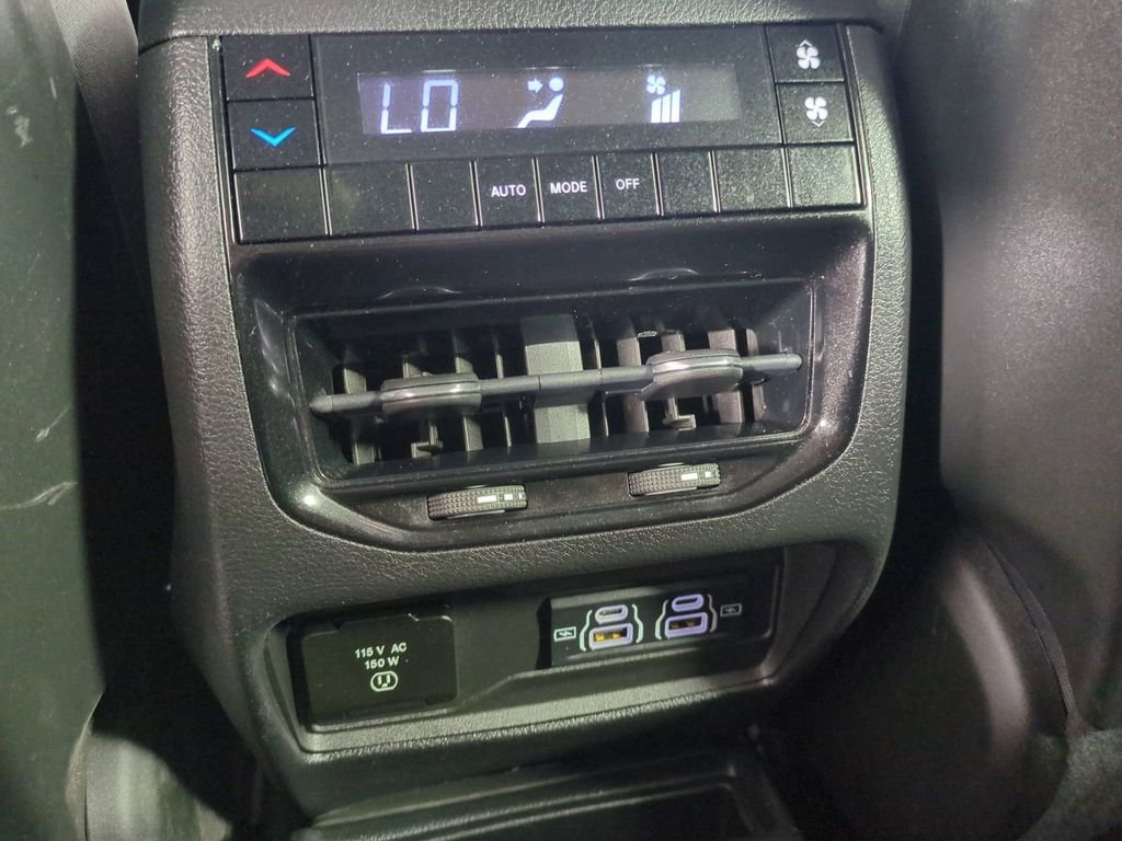2022 Jeep Grand Cherokee L Laredo - Photo 18