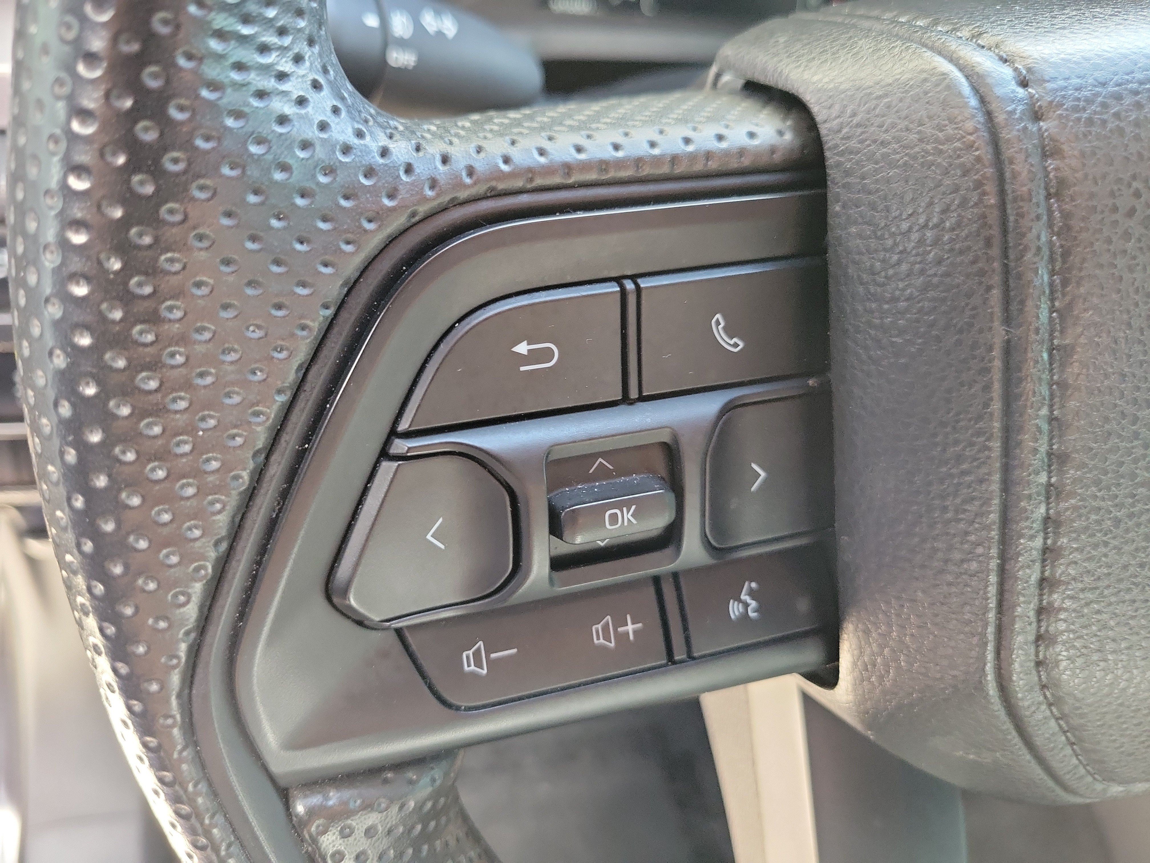Used 2025 Underground Toyota SR5 image 27