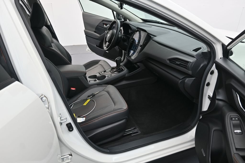 Used 2025 Crystal White Pearl Subaru Limited image 20