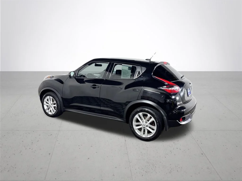 Used 2015 Black Nissan SL image 8