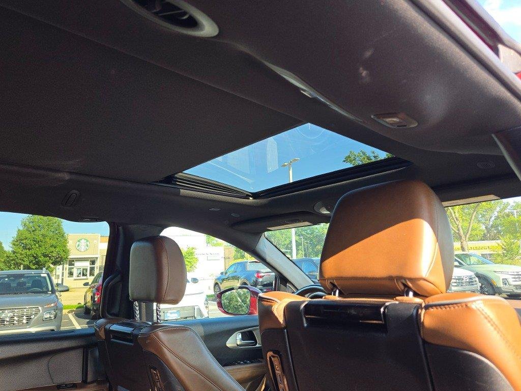 Used 2021 Velvet Red Pearlcoat Chrysler Hybrid Limited image 8