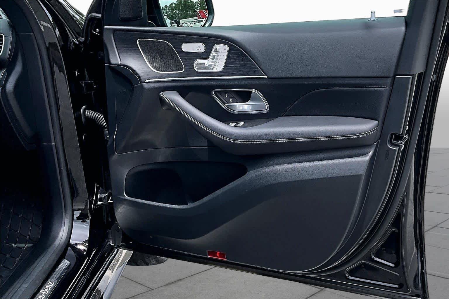 Used 2025 Obsidian Black Metallic Mercedes-Benz GLE 450 image 23