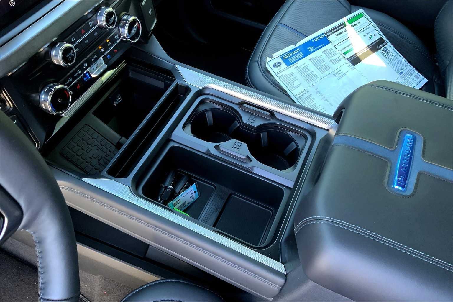 2025 Ford F-350 Super Duty Platinum - Photo 8