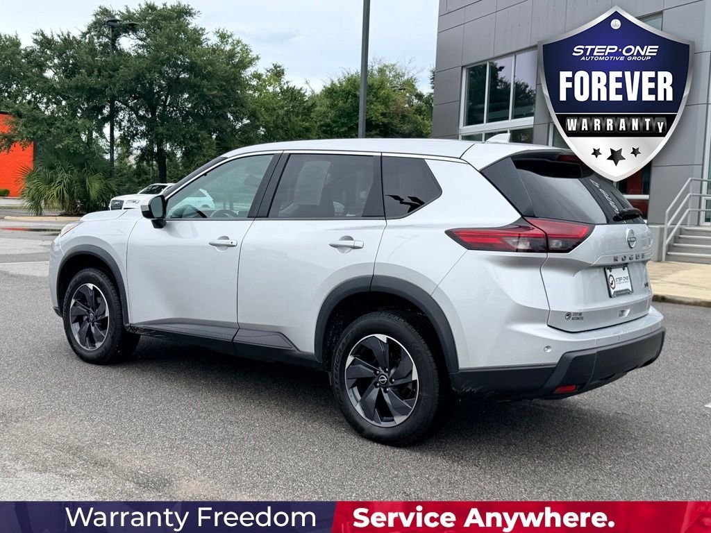 Used 2024 Silver Nissan SV image 4