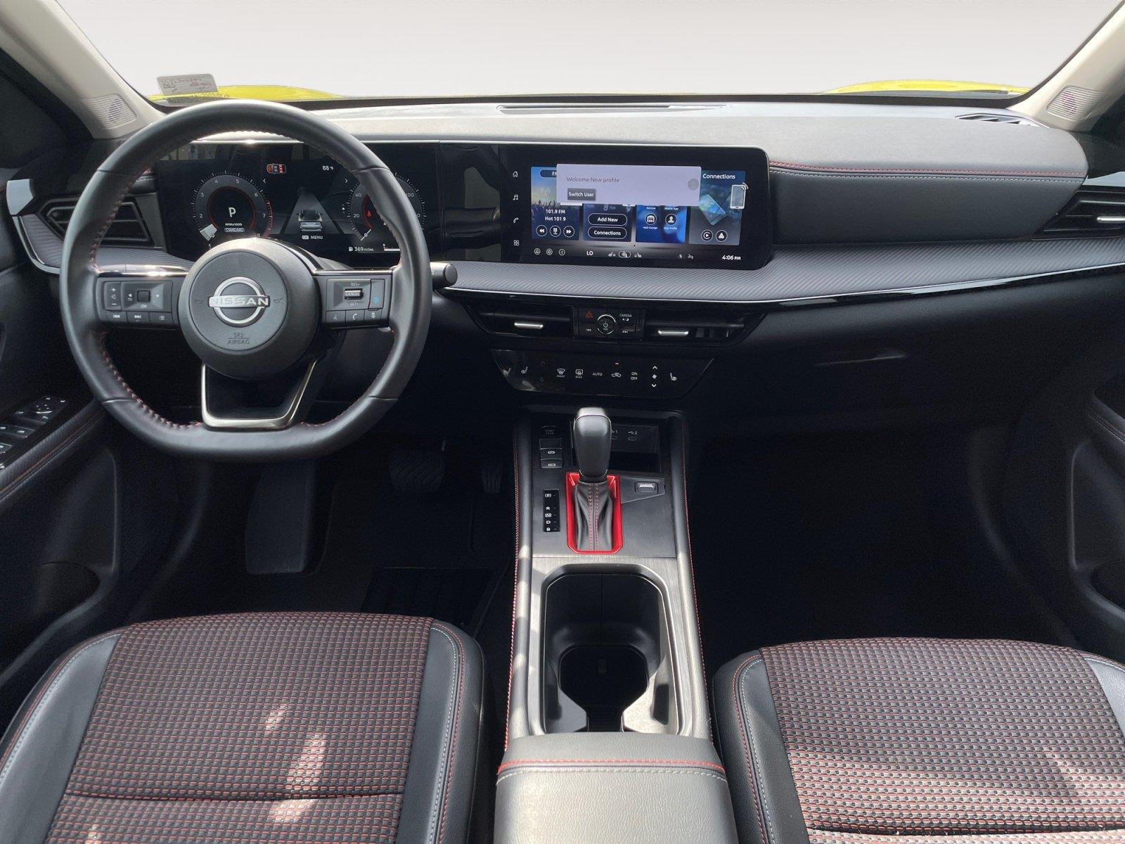 Used 2026 Yuzu Yellow Metallic/Super Black Nissan SR image 10