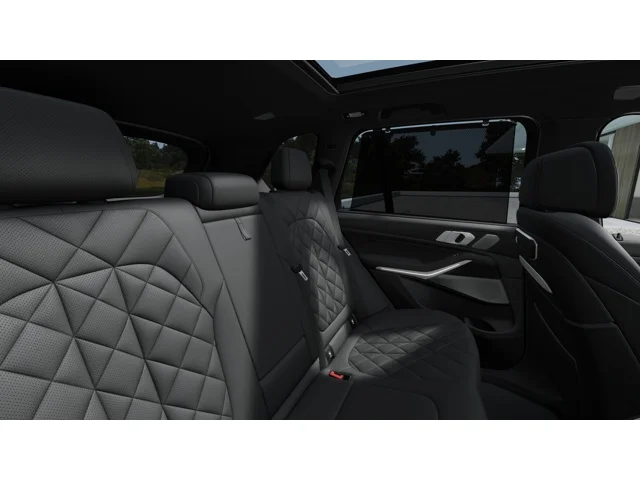 2026 BMW X5 M60i - Photo 12