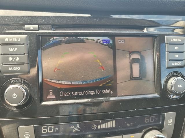 Used 2020 Orange Nissan SL image 22