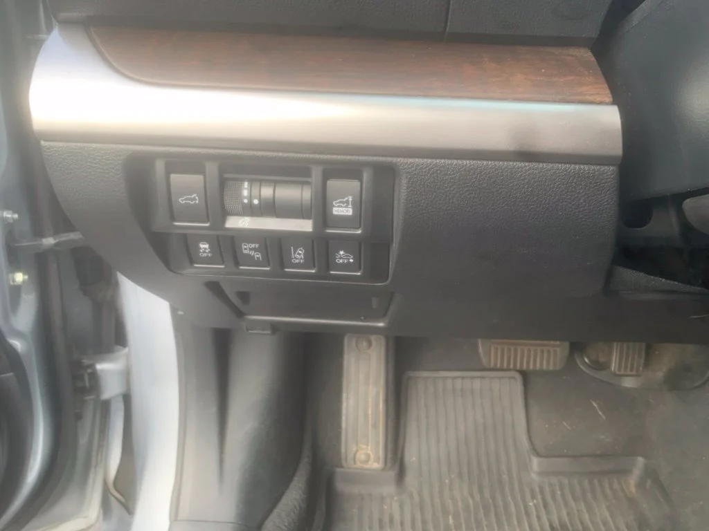 Used 2019 Ice Silver Metallic Subaru 2.5i image 17