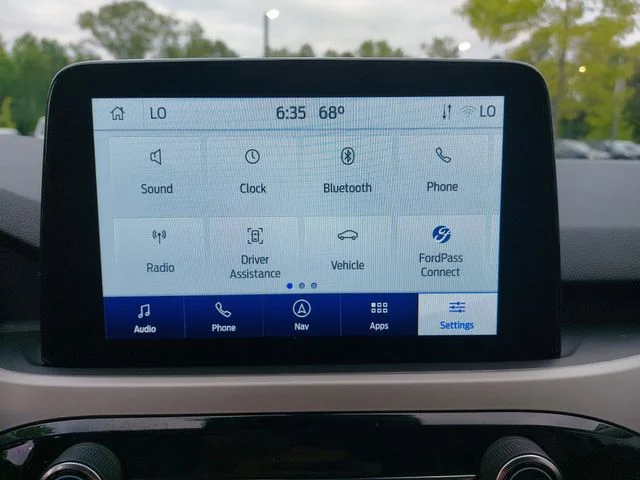 Used 2022 Blue Ford SE image 21