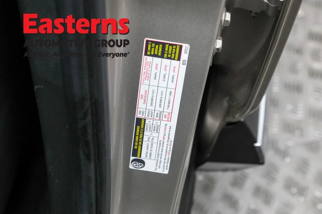 Used 2023 Silver Nissan SL image 35