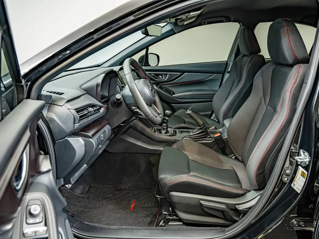 Used 2025 Crystal Black Silica Subaru Premium image 33