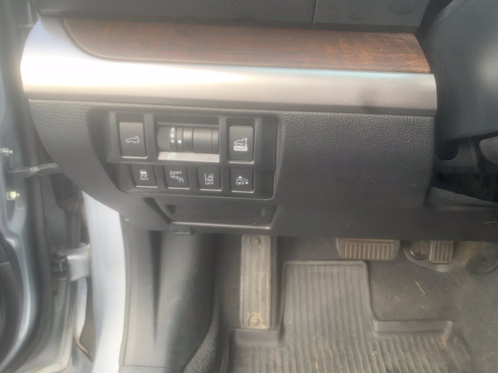 Used 2019 Silver Subaru 2.5i image 17
