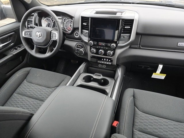 New 2026 Diamond Black Crystal Pearl-Coat Exterior Paint RAM Big Horn/Lone Star image 27